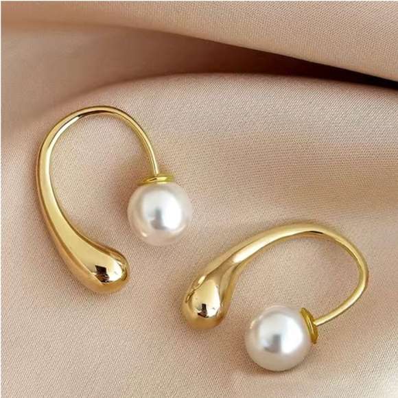 💮BUNDLE 2 For $12💮 - Picture 2 of 2